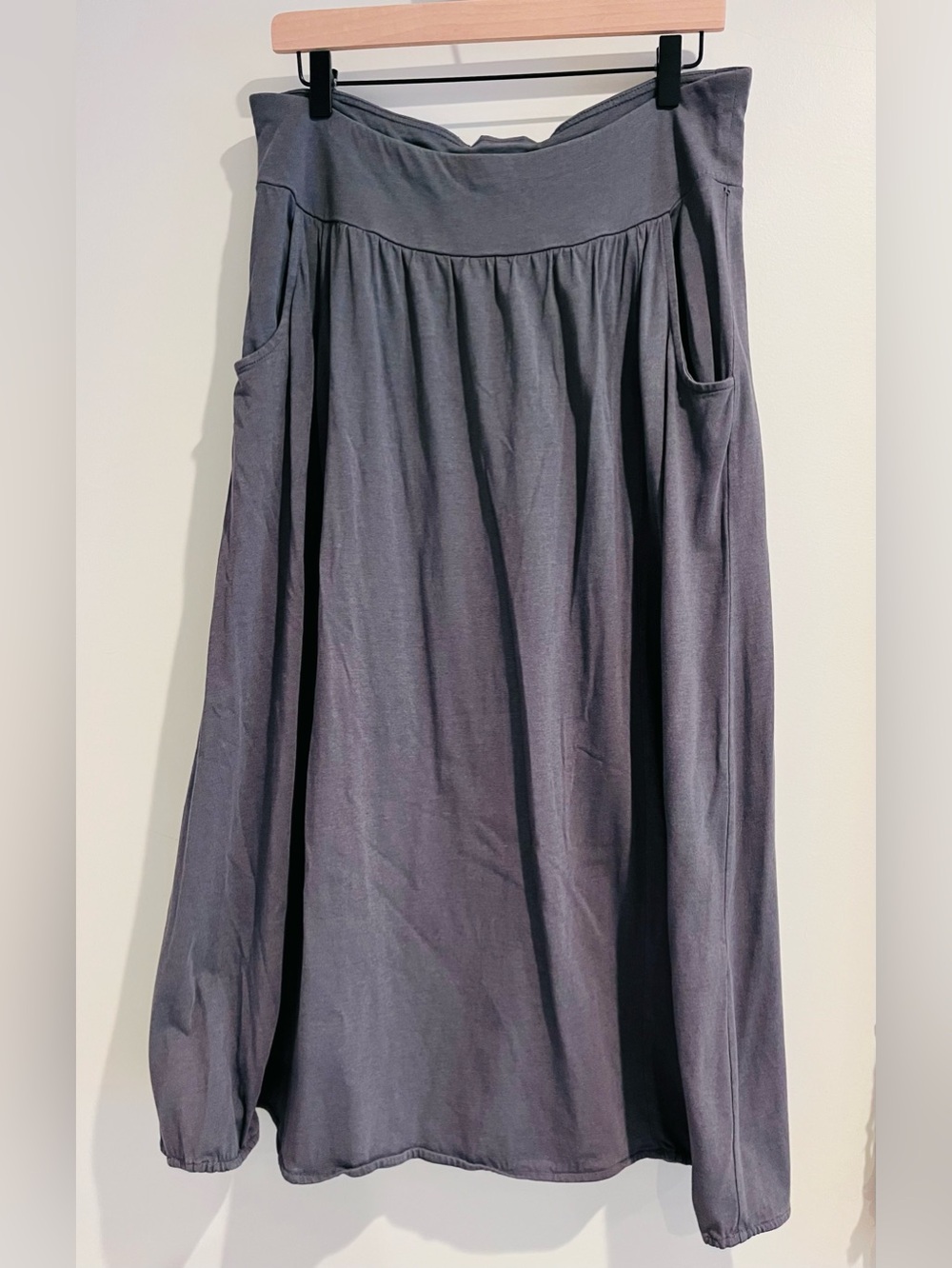 Pure Jill Gray Jersey Pull On Skirt MEDIUM Pockets Minimalist Midi A-Line